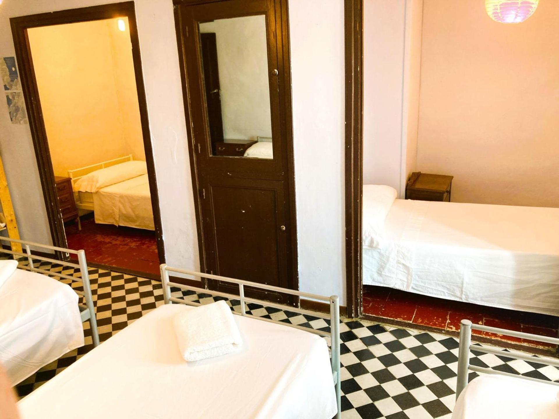 La Casa Magica Hostel Villatuerta Εξωτερικό φωτογραφία