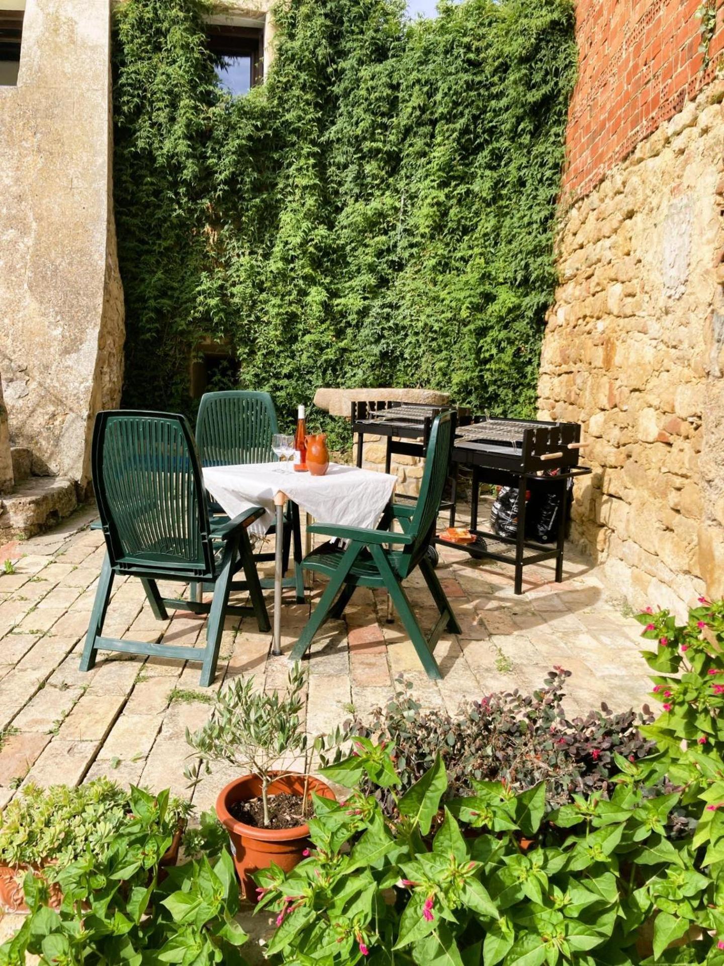 La Casa Magica Hostel Villatuerta Εξωτερικό φωτογραφία